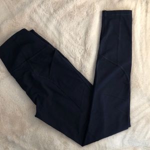Victoria’s Secret Knock-out Pocket Legging (navy blue)